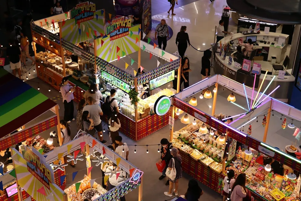 Indoor food hall with multiple stalls